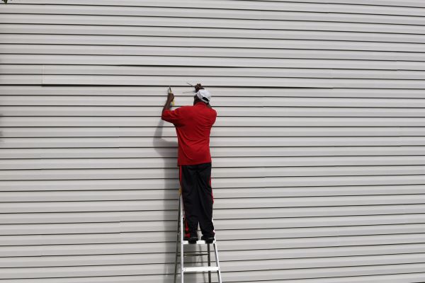 Loose Siding Repair in San Jose