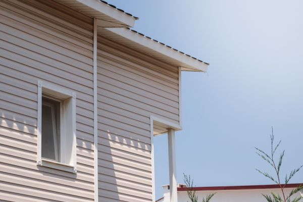 Cost of Vinyl Siding Hole Repair in San Jose